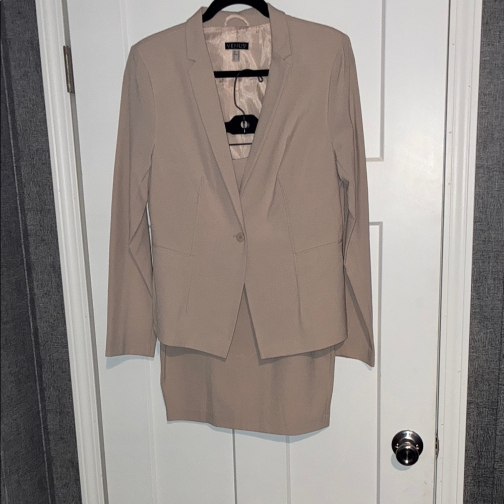 VENUS Cream Blazer and Skirt Set